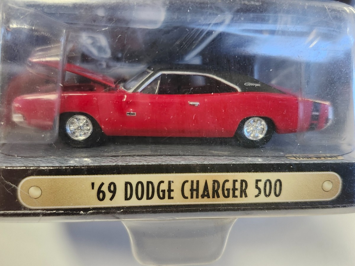 2000 Racing Champions Mint 1969 Dodge Charger 500 w/opening hood