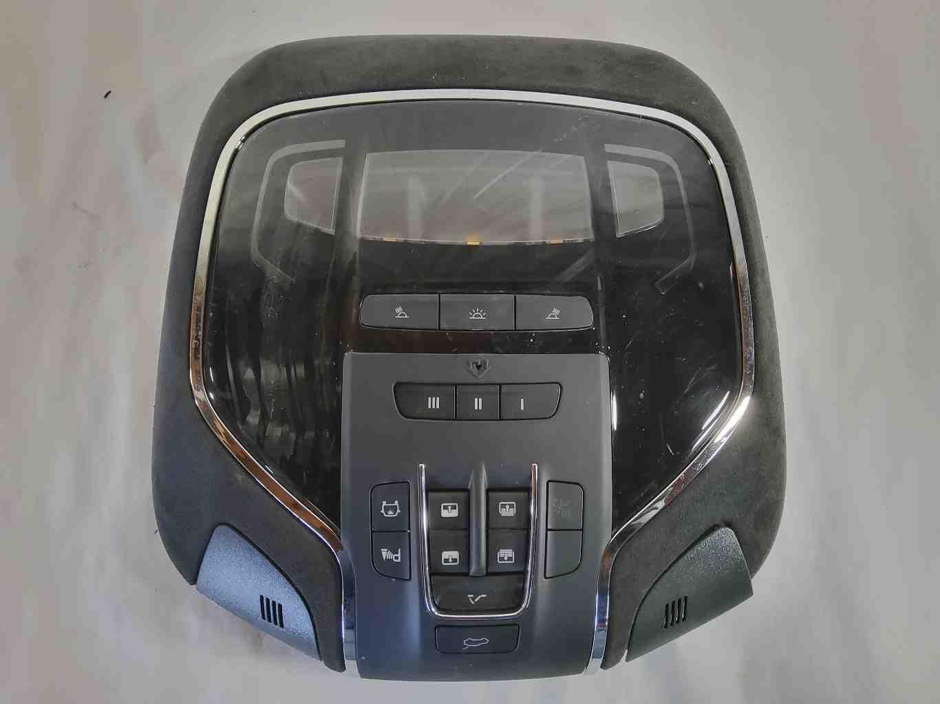 0670151887 Front Console MASERATI LEVANTE 20