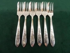 6 nice Vintage Viners of Sheffield Cake Pastry Forks silver plated