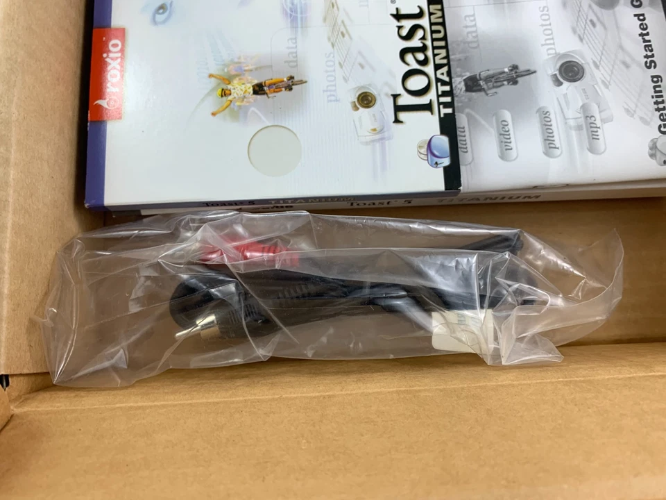 Roxio Toast 5 Titanium CD/DVD Burning Software for Apple Power PC Macs (L) - Image 4 of 4