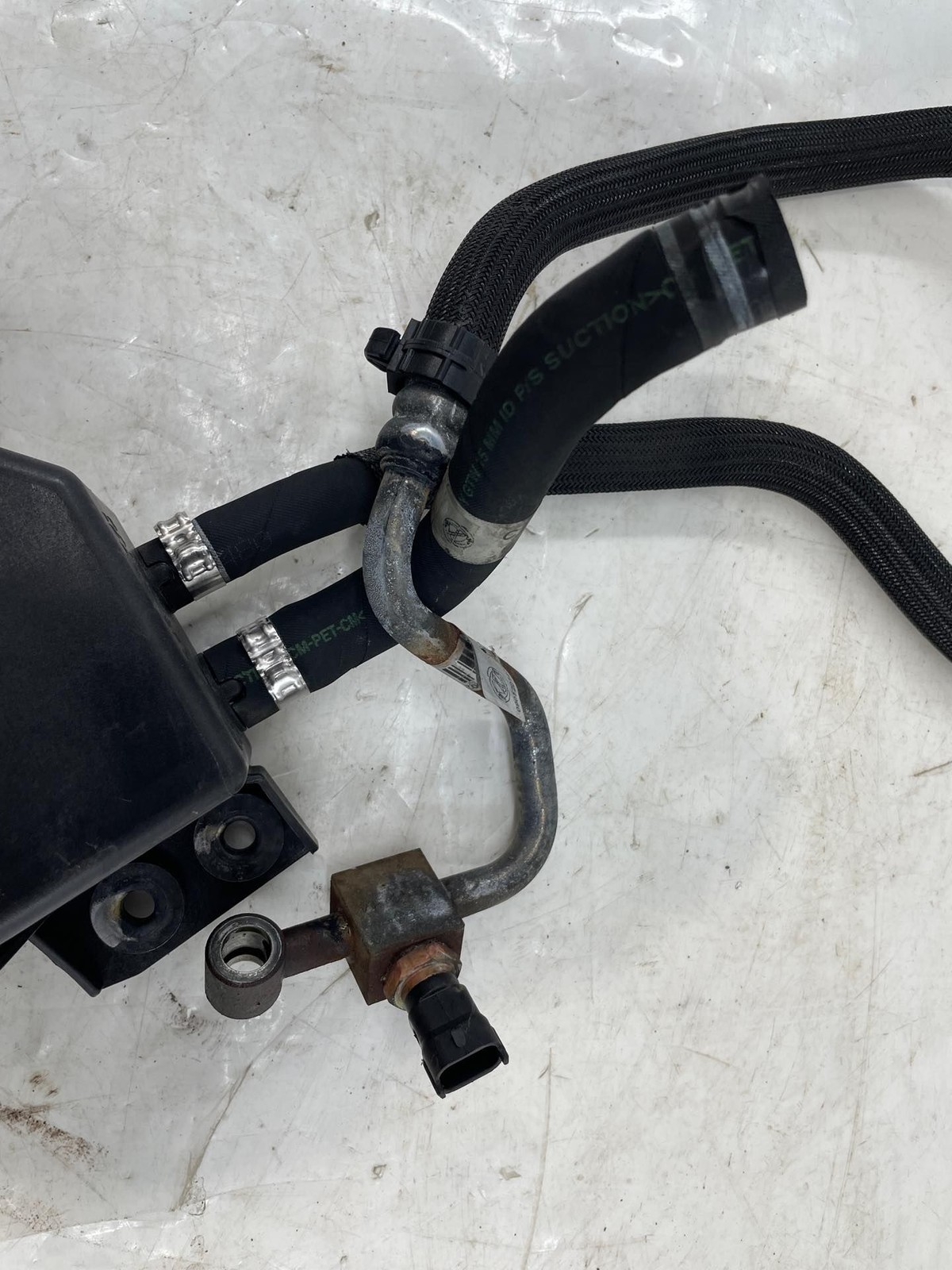 2014 Maserati Quattroporte S Power Steering Reservoir With HosesCap & Sensor OEM