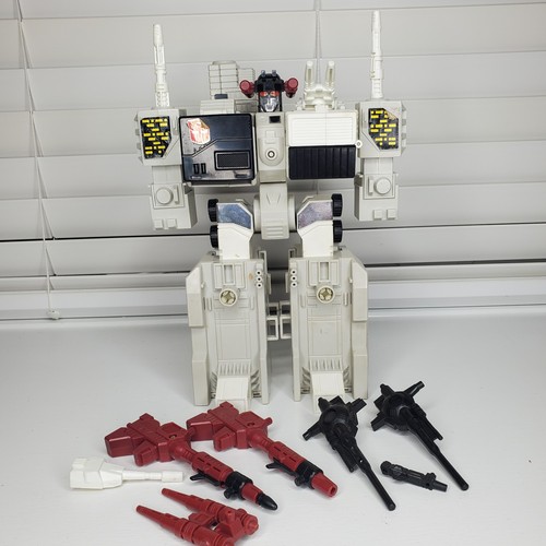 Metroplex Vintage 1985 G1 Transformers Hasbro Action Figure