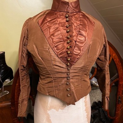 Antike viktorianische/edwardianische braune Kupfer Moiré Seide Jacke Mieder Glasknöpfe