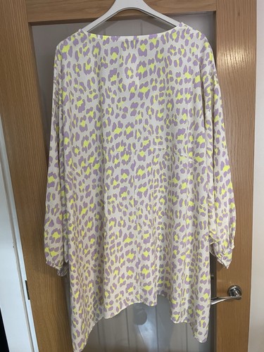 MADE IN ITALY 20/26 Beautiful Lemon Animal Print Top 32” Acr 36” Long - Picture 6 of 6