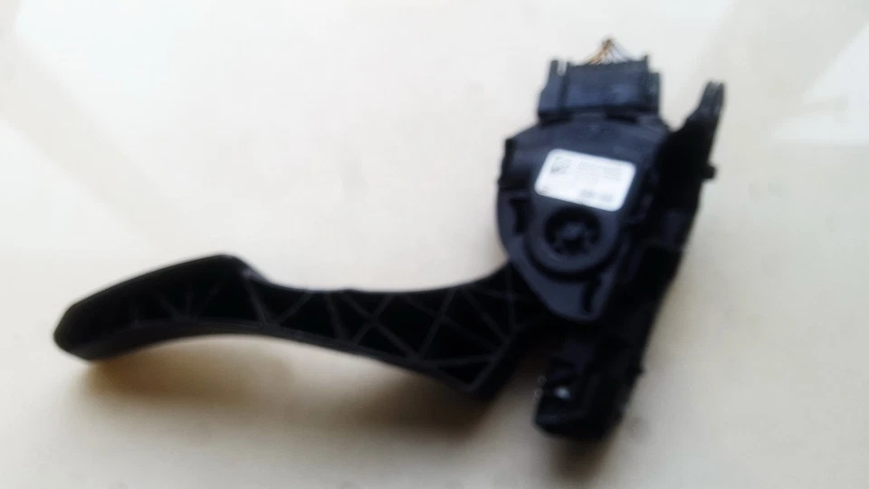Volvo XC 60 2009 Accelerator throttle pedal (potentiometer) 6G929F FR922484-44 - Photo 2/4