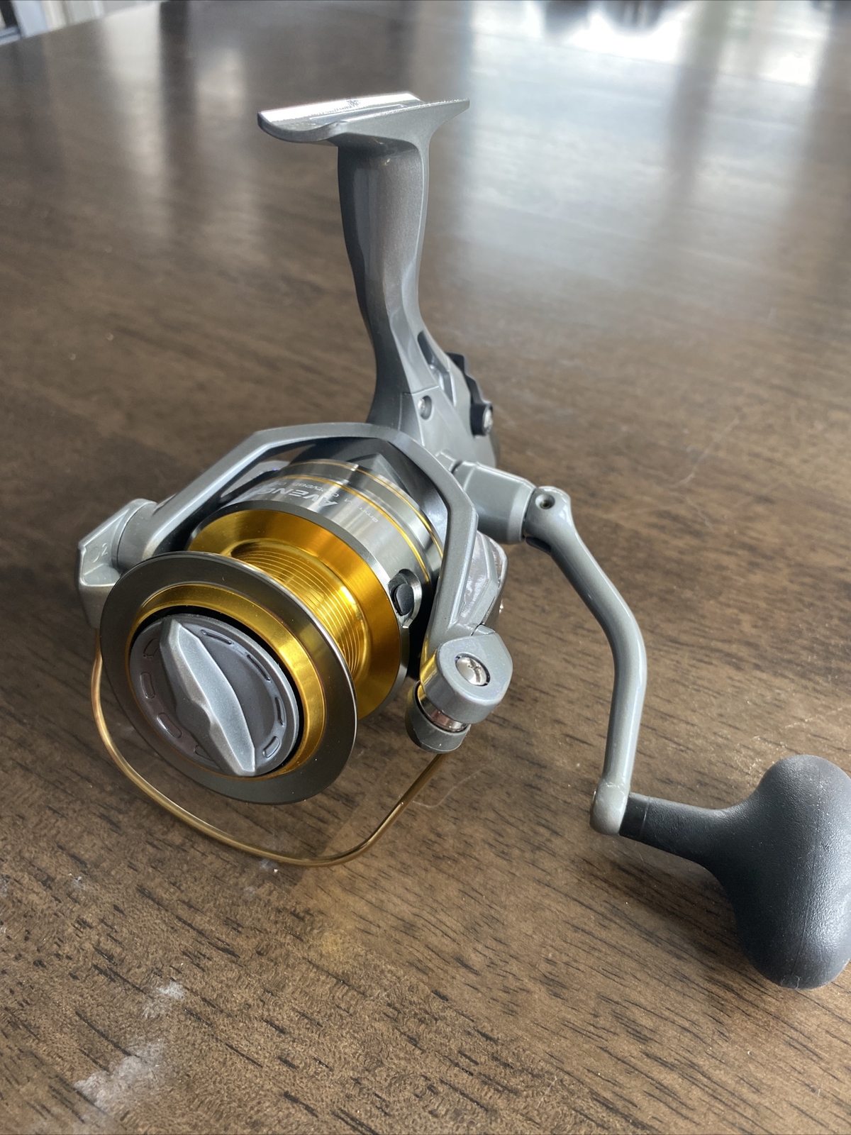 BRAND NEW Okuma Avenger ABF 4000 Quick-Set Anti-Reverse Baitfeeder Spinning Reel