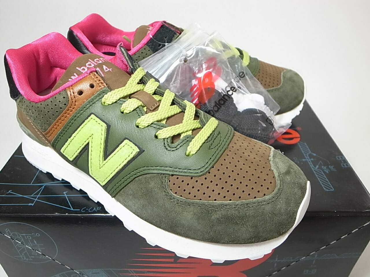 سوريكينمو new balance ml574sns 