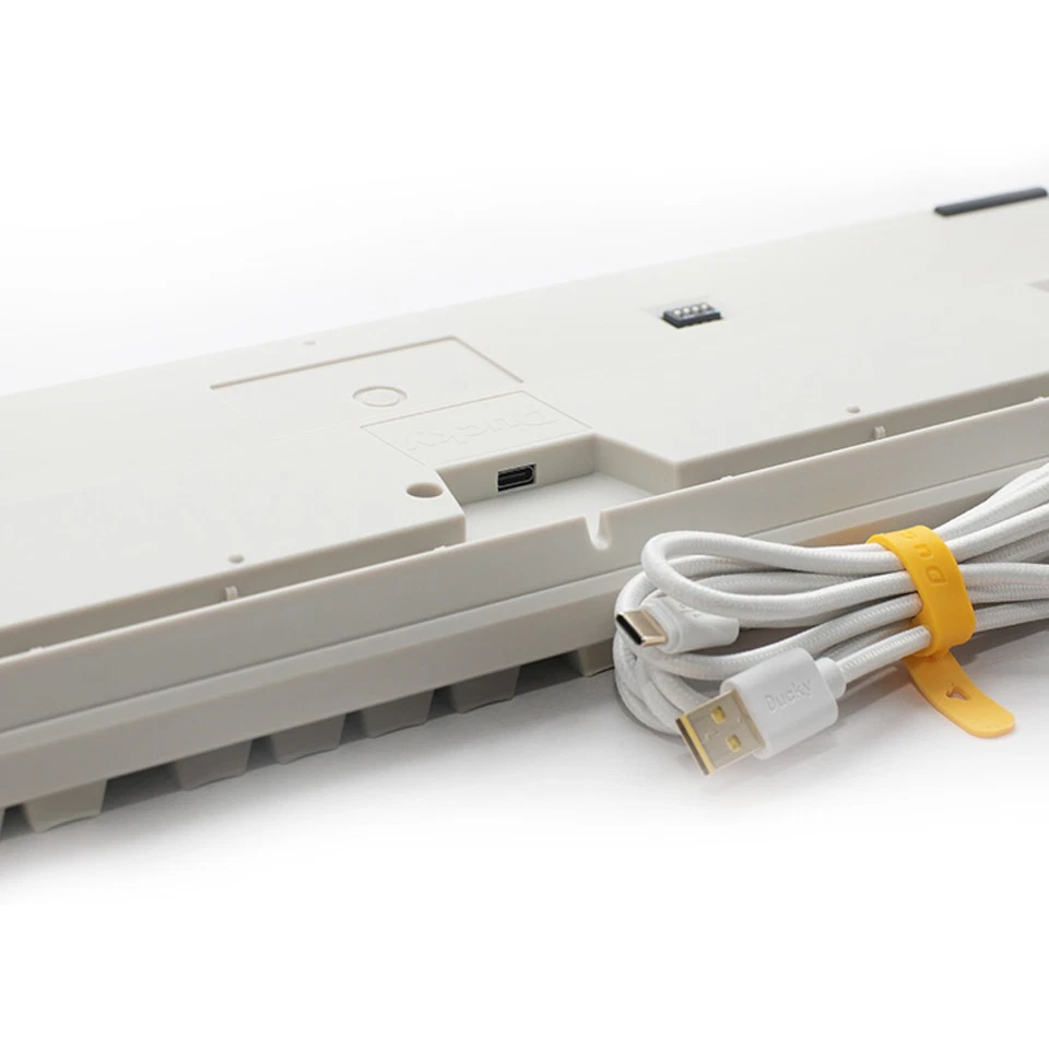 Ducky Origin Vintage Cherry Brown Switch Keyboard Hebrew English USB Type-C - Image 3 of 4