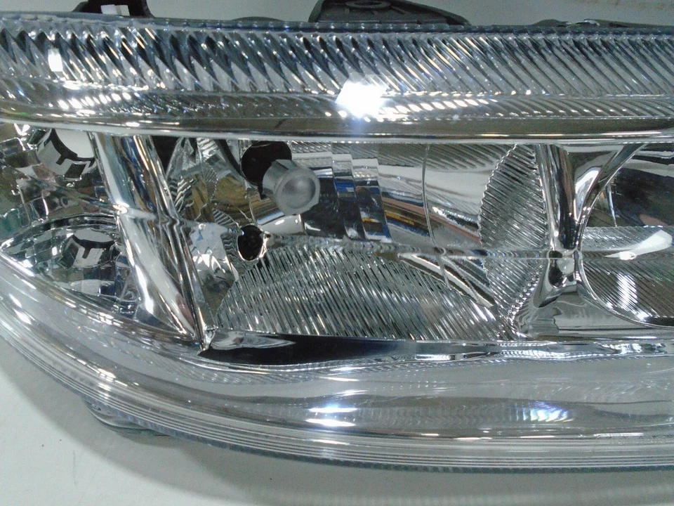 TYC Right Headlight 01364618 fits Renault Laguna II 2001-2007 - Image 3 of 4