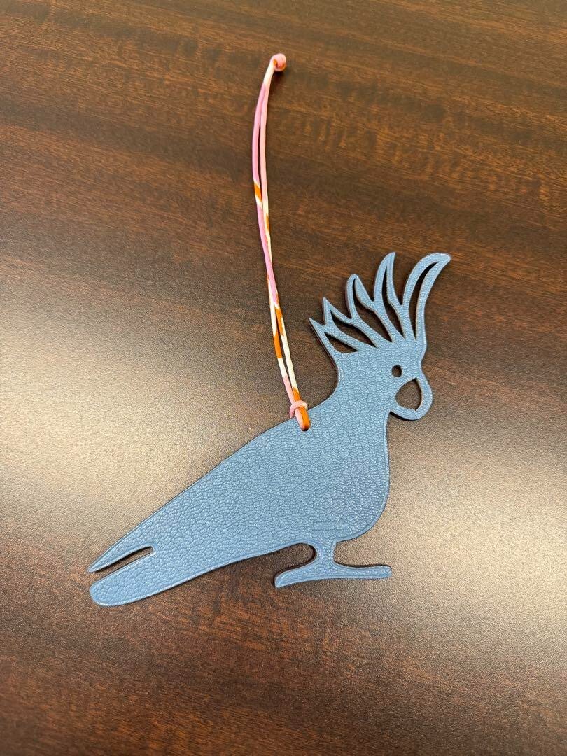 Hermès Petit Ache Parrot Charm 12.5x14cm Fashionable Luxury Accessory