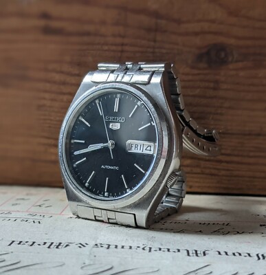 seiko day and date