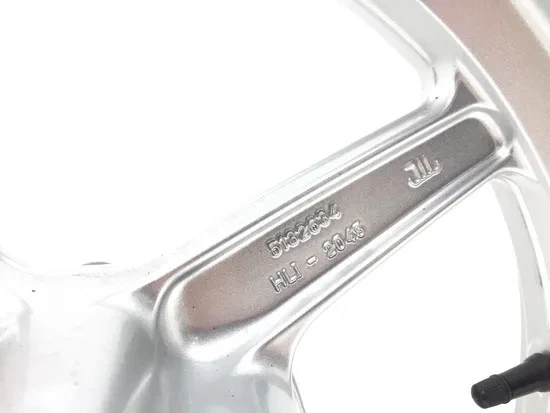 Llanta delantera Victory V92TC Deluxe 2002 3325 x Foto 3 de 4