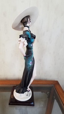 Giuseppe Armani Figurine 