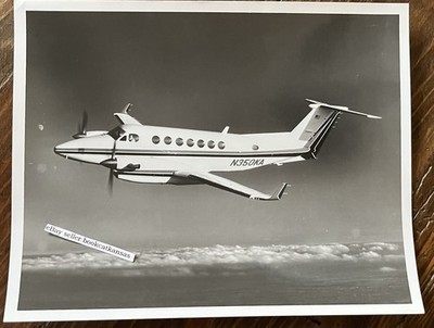 BEECHCRAFT SUPER KING AIR 350 1989 Vintage Aviation Archives History 8x10  Photo
