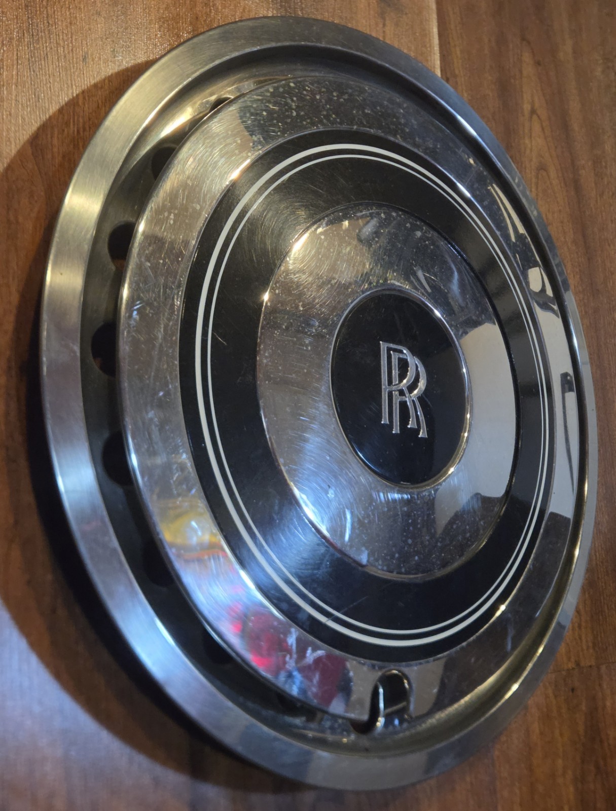 Rolls-Royce Corniche 1986-1989 Rear Right Hubcap