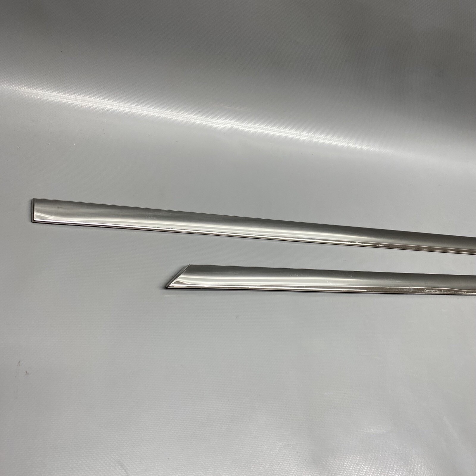 BENTLEY CONTINENTAL FLYING SPUR DOOR CHROME TRIM LEFT FRONT REAR 2006-2011 OEM