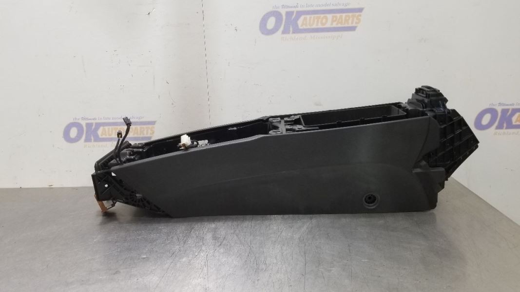 Maserati Ghibli 2017-2017 Center console bases Set