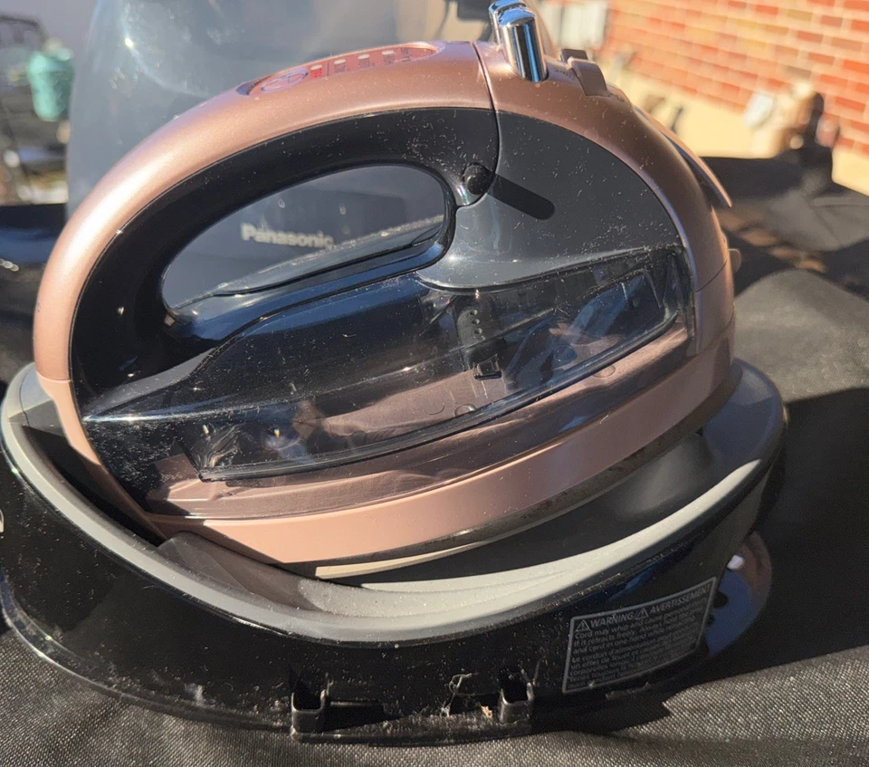 Panasonic Vapor Inalámbrico/Plancha Seca Negro Acero Inoxidable NI-WL602 ¡PROBADO! Foto 2 de 4