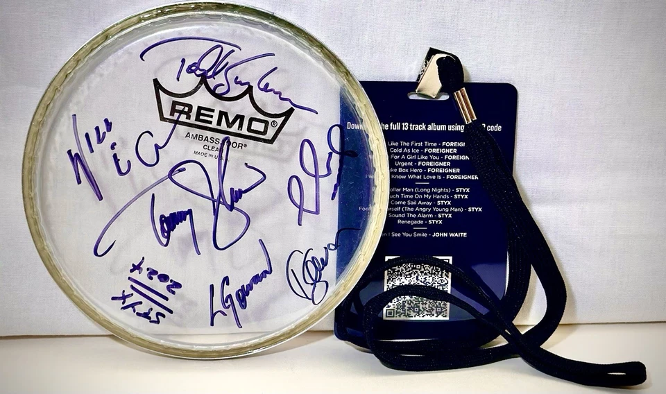 Styx “The Rock & Roll Hall Of Fame” Banda Firmada 6.5 Drumhead Y Backstage Pass Foto 2 de 2