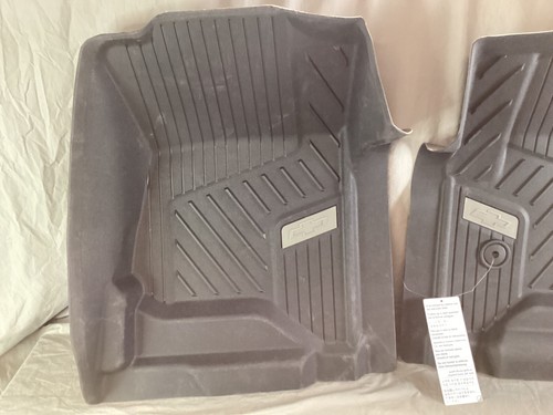 Genuine GM Floor Liners All-Weather Front 84185470 Black - Picture 3 of 10