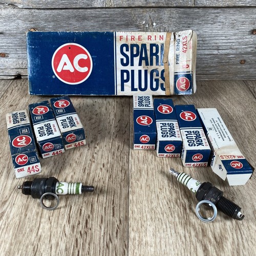 Vintage AC Spark Plugs Two Different Sizes 3 #44S & 4 #42XLS NOS, Fire Ring GM - Picture 2 of 9