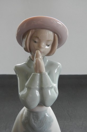 Beautiful NAO Figurine Titled Please, Please, No. 1224, MINT Condition - Picture 2 of 5