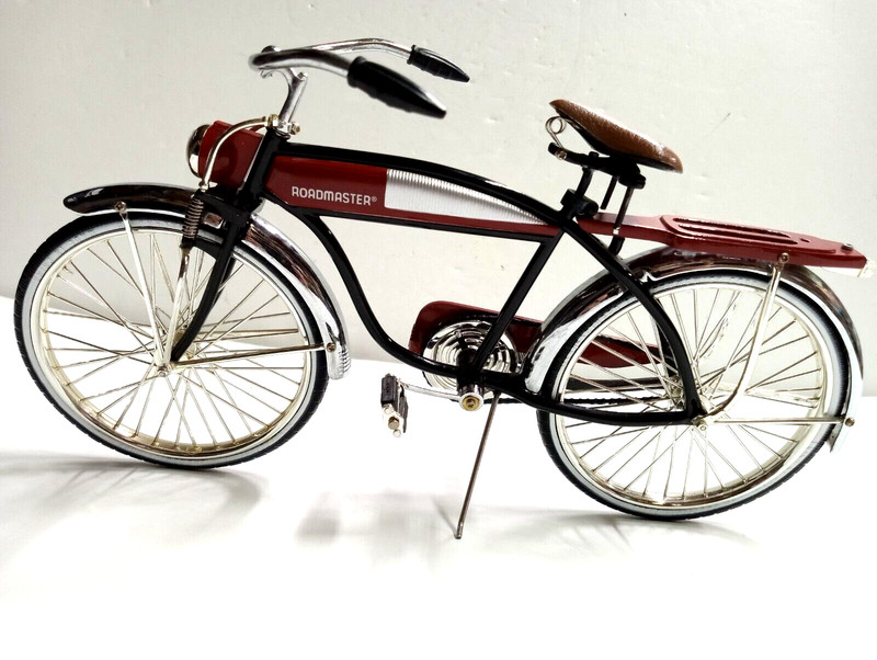 VINTAGE Bicycle 1/6 Scale ROADMASTER LUXURY LINER Replica Diecast Metal M51