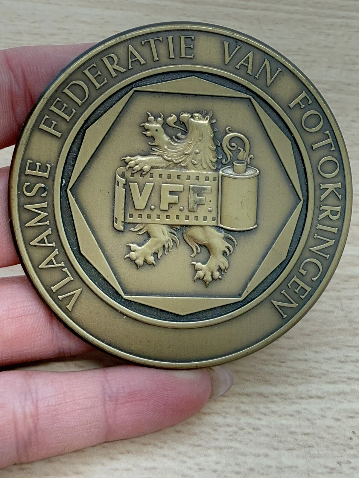Médaille Vlaamse Federatie Van Fotokringen VFF 16e Nat Salon Boelwerf Temse 1989