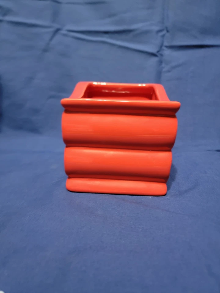 2- 4" Red Ceramic Plant Pot Mini Modern Deco Planters w Folding Ribbon Design - Image 4 of 4