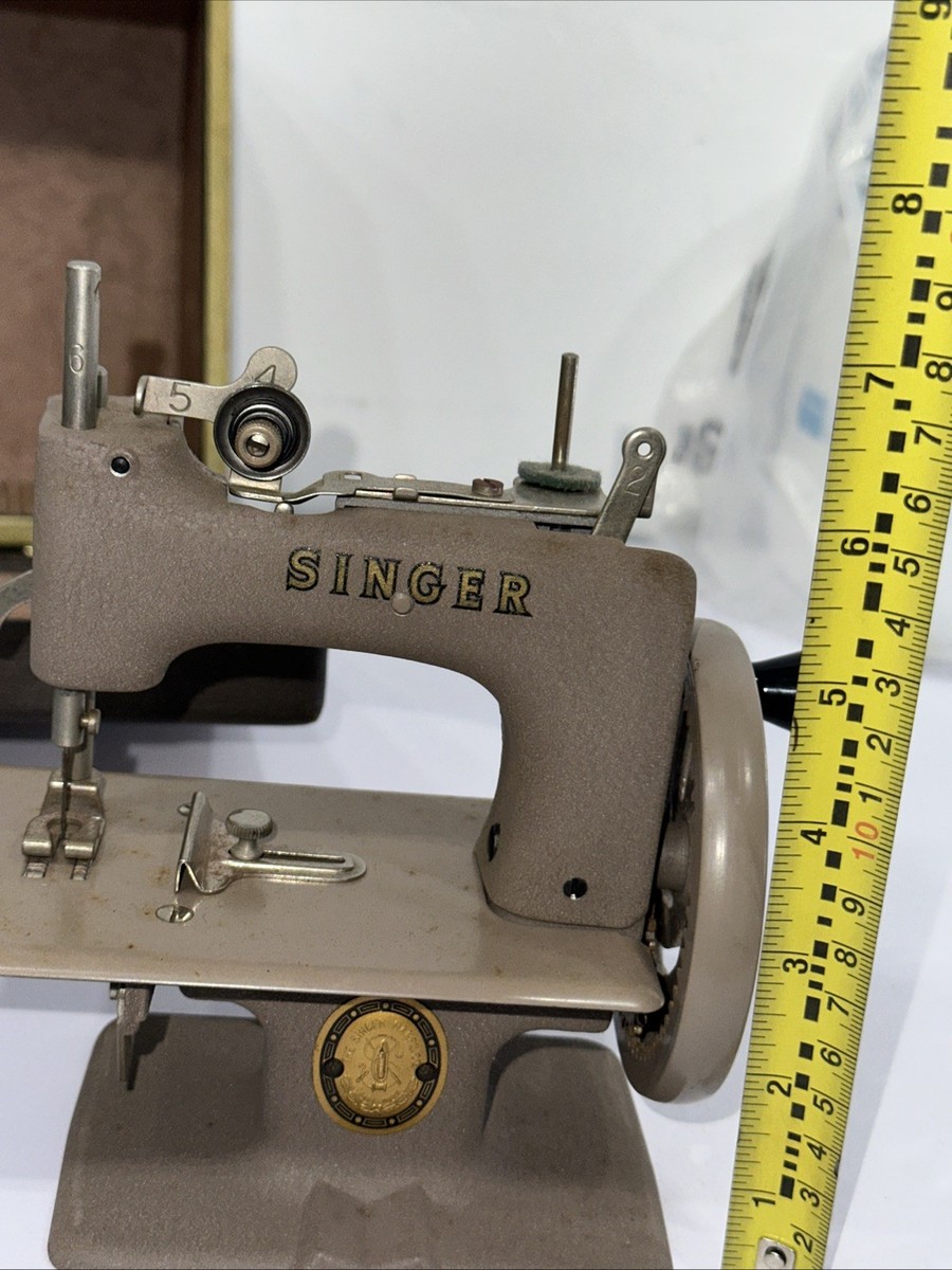 Vintage Singer Mini Sewing Machine Hand Crank Child's Miniature