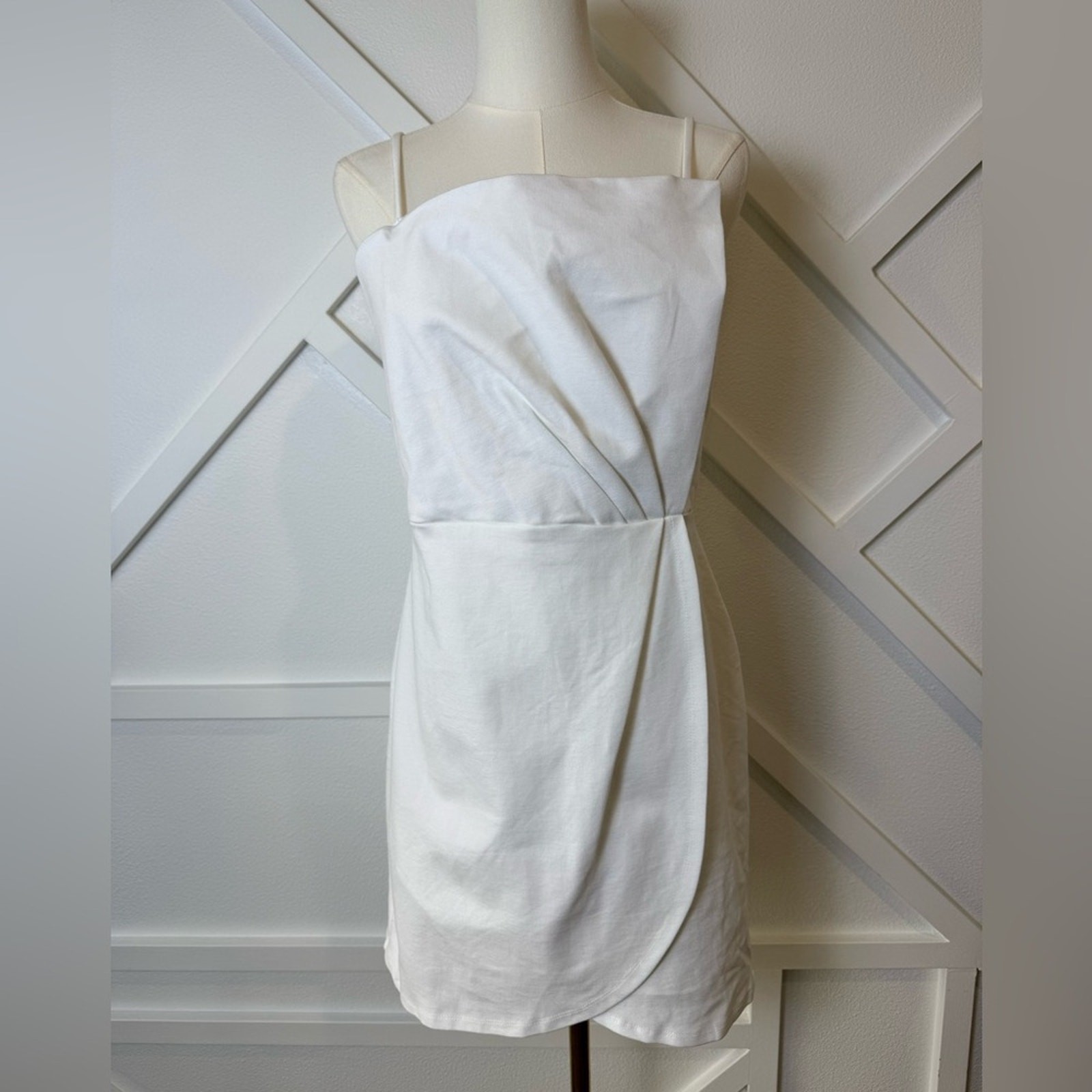 NWOT Lulus Drinks On Me White Sleeveless Pleated Bodycon Dress Size Large