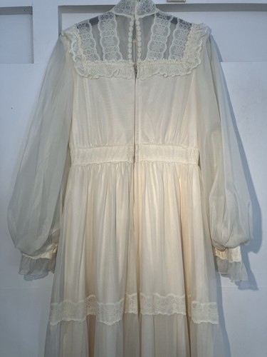 Vintage 70s Lace Ivory / Cream Wedding Summer Gown Long Dress Tall Size 6/8 - Picture 11 of 12