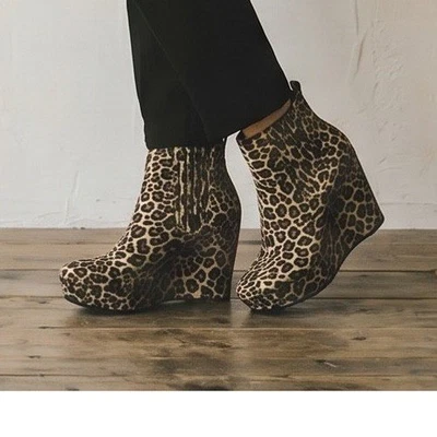 BCBGeneration Vance Leopard Print Suede Platform Wedge Ankle Boots BG-VANCE2 9M - Image 1 of 4