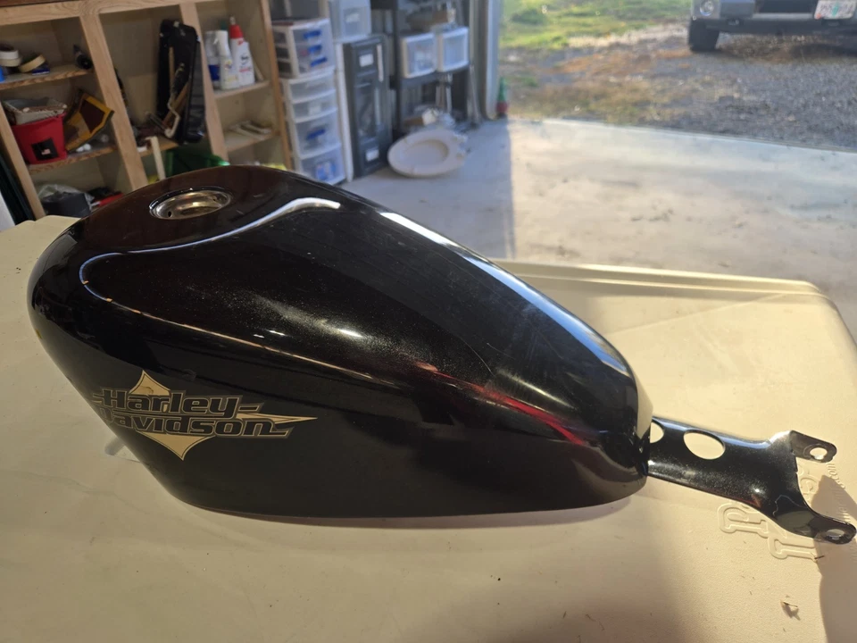 Harley Davidson OEM Sporster 883 1200 Fuel Gas Tank XL Vivid Black - Image 3 of 4