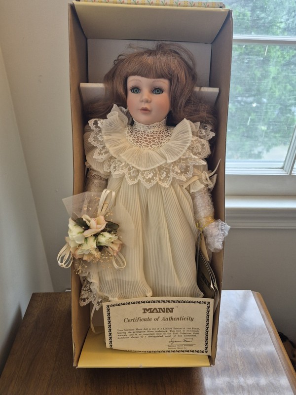 Seymour Mann Connoisseur Porcelain Doll Collection Dana Doll Limited Edition