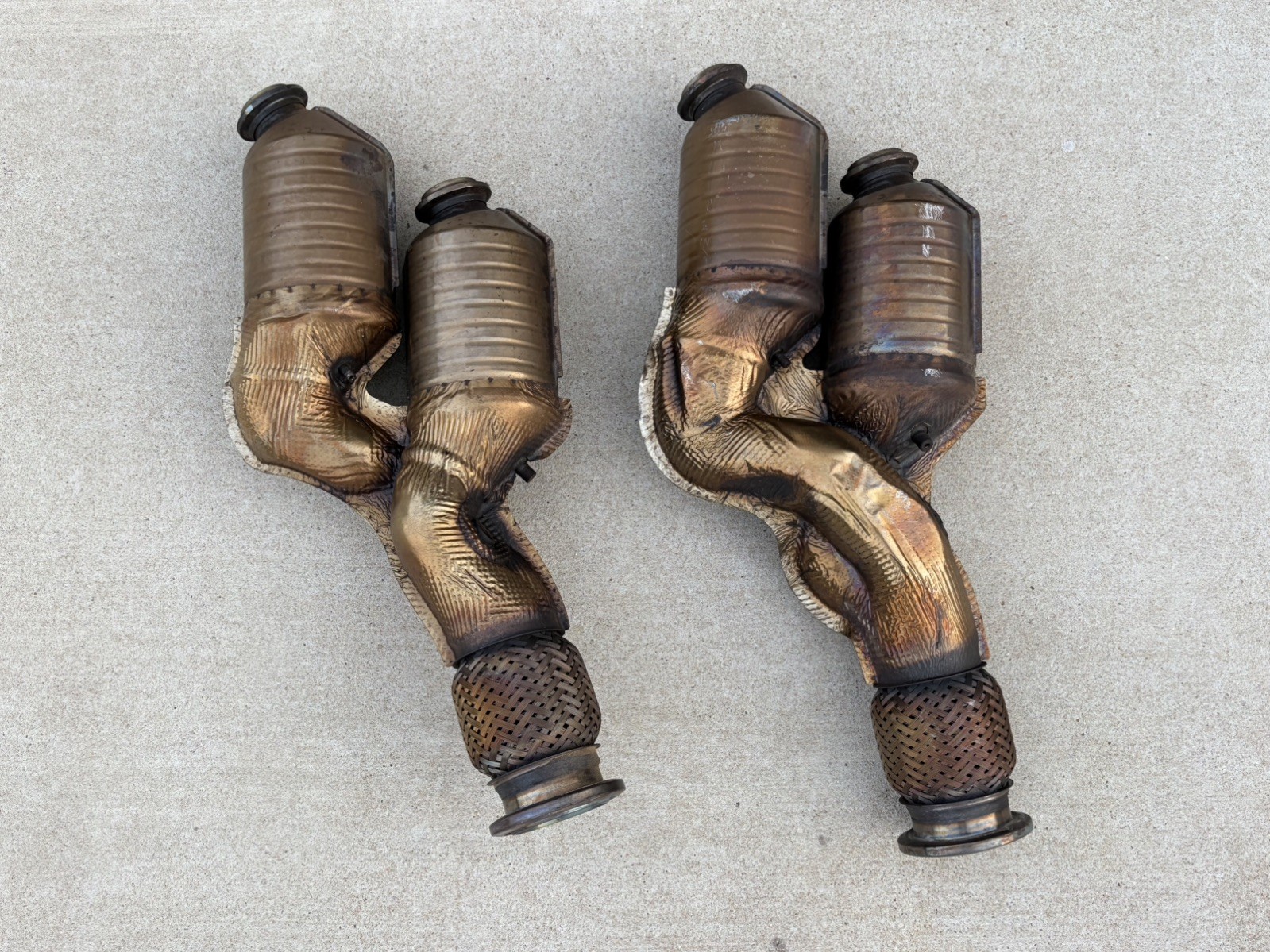 LAMBORGHINI AVENTADOR CATALYTIC CONVERTERS OEM 07M131777B 07M131778B