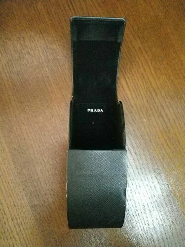 Estuches y almacenamiento PRADA para gafas