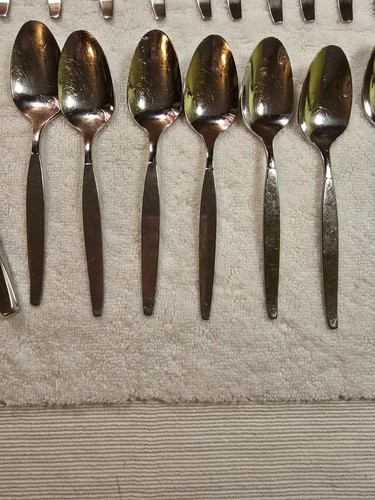 Oneida Community Posate Inox 35 Pezzi Argenteria Casuale Forchette Cucchiai Coltelli - Foto 6 di 24