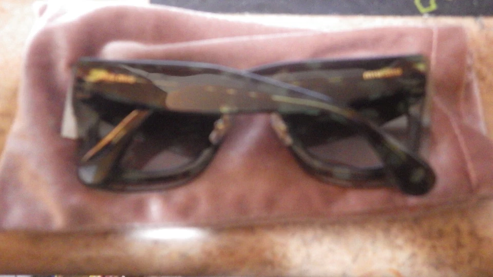 Óculos de sol Miu Miu SMU 04R NAI-0A3 armação quadrada tartaruga com lentes marrons - Imagem 2 de 4