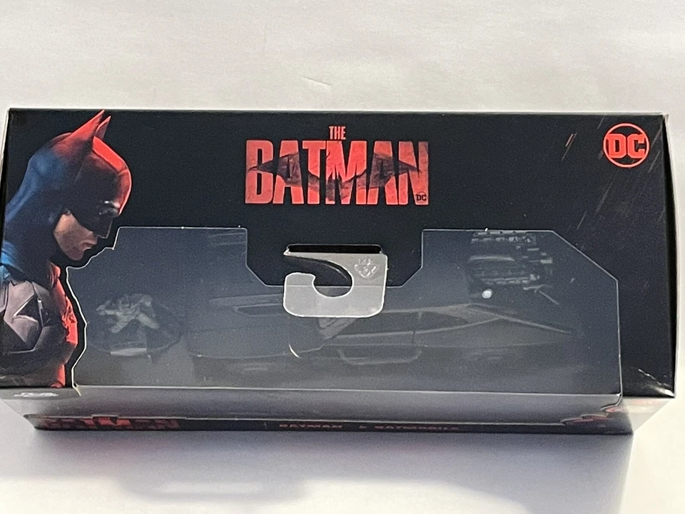 The Batman Movie 2022 DC Comics Batman & Batmobile Diecast 1:32 Scale Jada New - Image 2 of 4