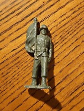 VTG Bergen Beton Plastic Toys Inc. Army Mn Soldier Figure FLAG WWII 1950 L2