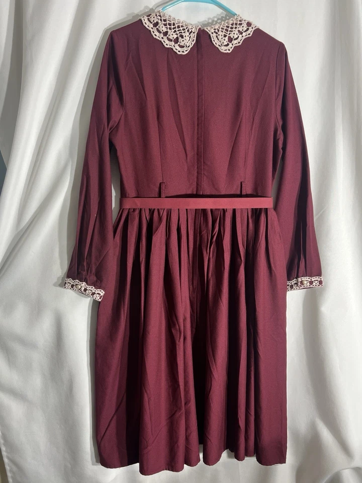 Vestido Collectif London Borgoña Peter Pan Cuello Encaje Reino Unido Talla 14 / EE. UU. Talla 10 Foto 2 de 4