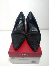 Ferragamo Tralina Pumps aus schwarzem Wildled...