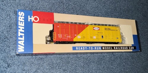 Walthers HO Canfor (Ylw/Orng) Thrall Door Box Car / #20235 / #932-7023 | Condition: Used