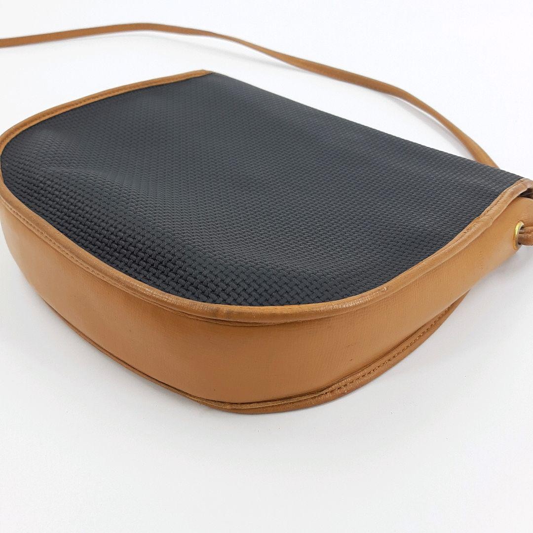 Borsa a tracolla Yves Saint Laurent YSL blu navy patta oro logo hardware borsa a tracolla