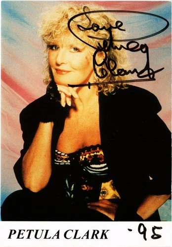 PETULA CLARK MUSIC SINGER  AUTOGRAPH SIGNED PHOTO (U16007)