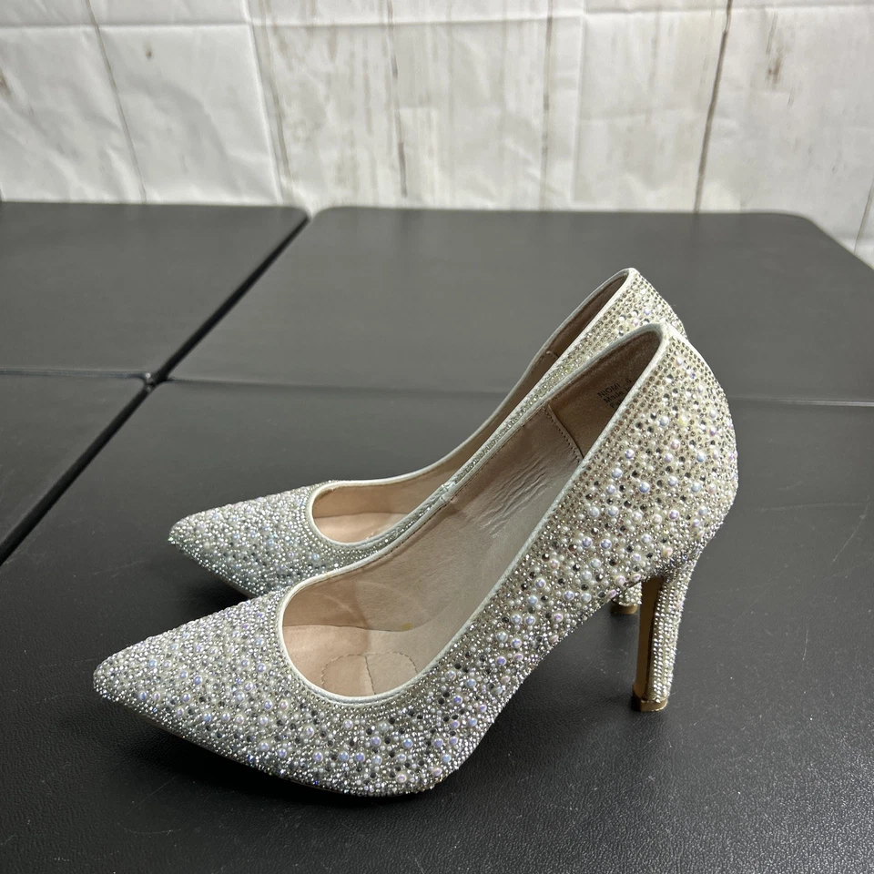 GALINA SIGNATURE pearl and crystal pointed-toe pumps Size 6 - Image 4 of 4