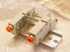SMC VV5Q04-03C-D-00T VQ1000 Series DIN Rail Mount Manifold Kit Flip Type 3 Pos.