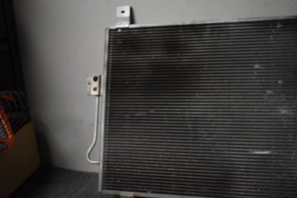 Nissan Pathfinder S 2013-2019 condensador OEM de fábrica Foto 2 de 4