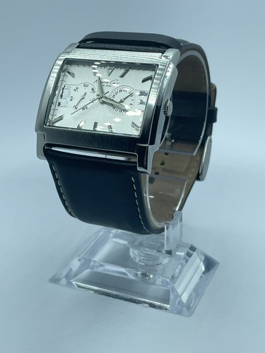 Kenneth Cole Men display picture 3